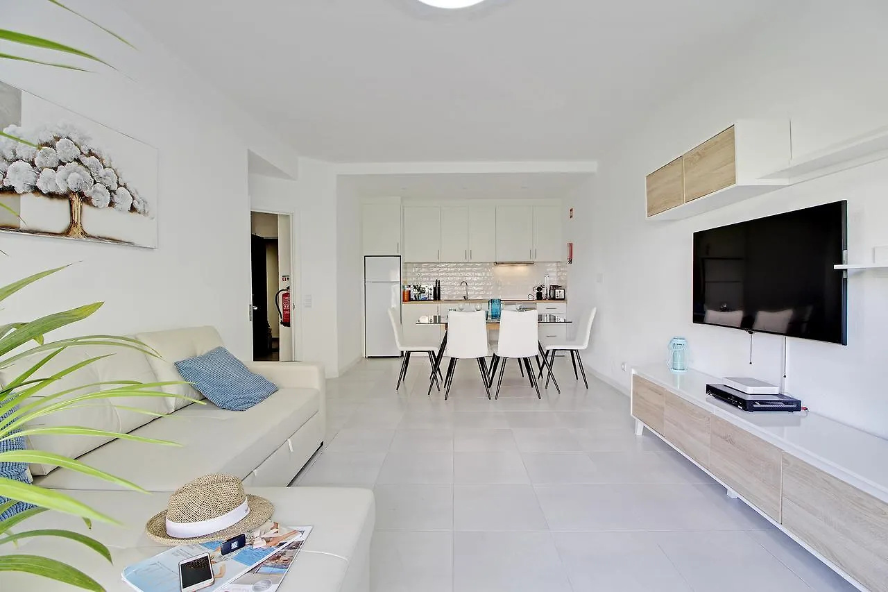 Nautilus Sun Apartment 0*, 维拉摩拉